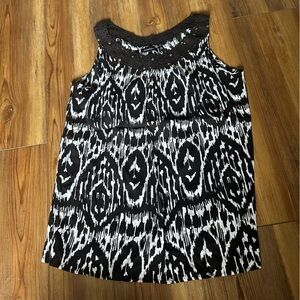Notations Black & White Sleeveless Top – Size M